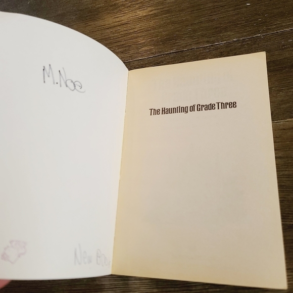 Vintage 80s The Haunting of Grade Three Scholastic Paperback Book - Picture 2 of 6